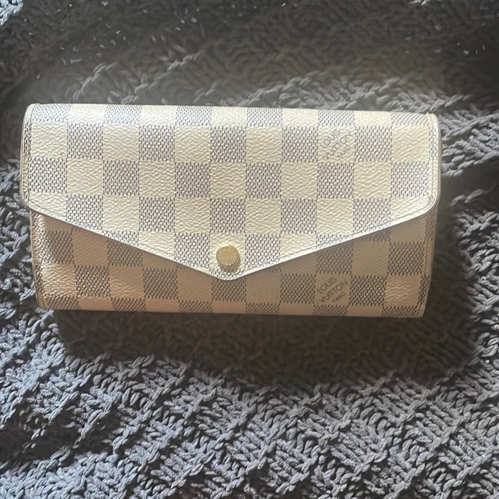 Authentic used Louis Vuitton wallet